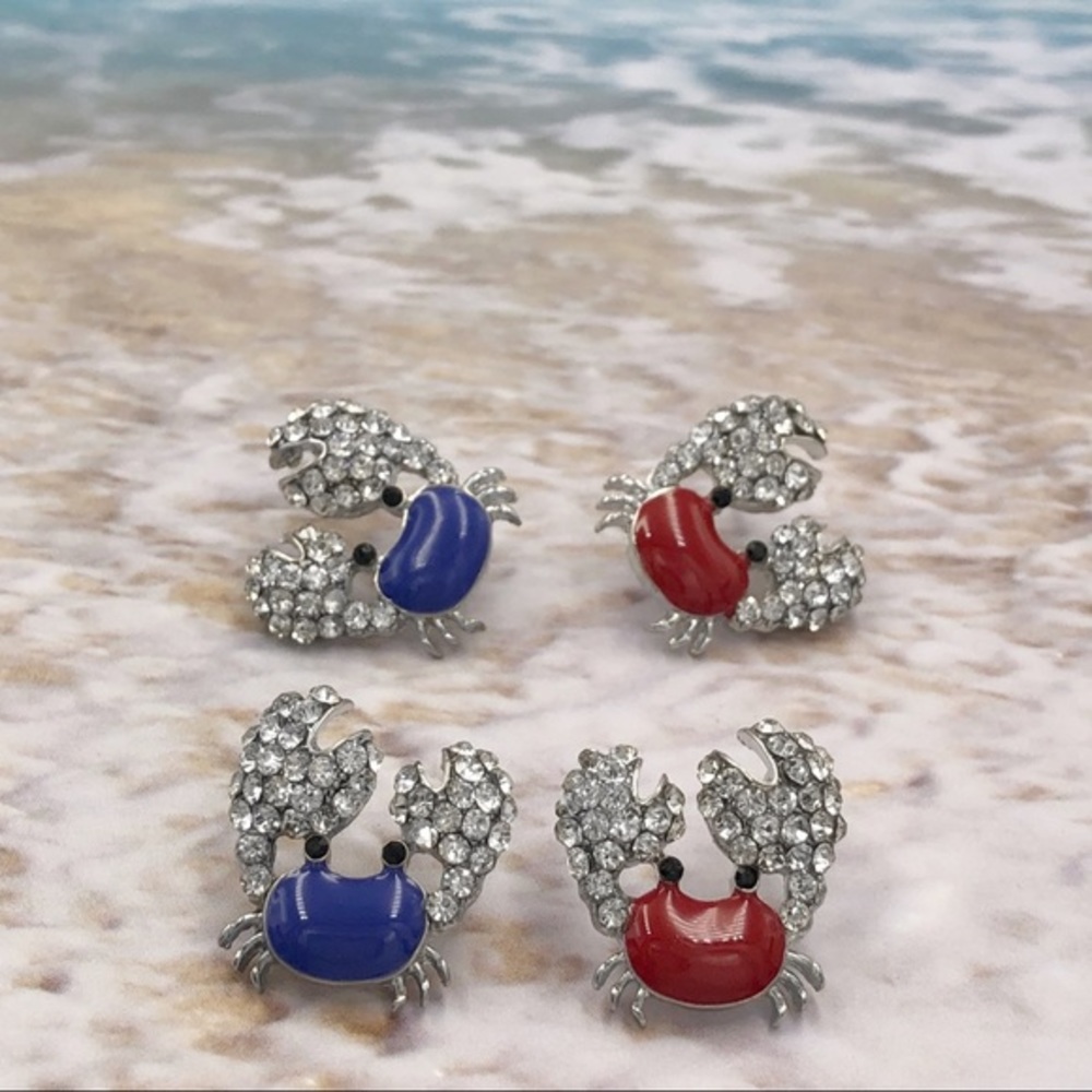 🌼 Rhinestone Enamel Crab Stud Earrings